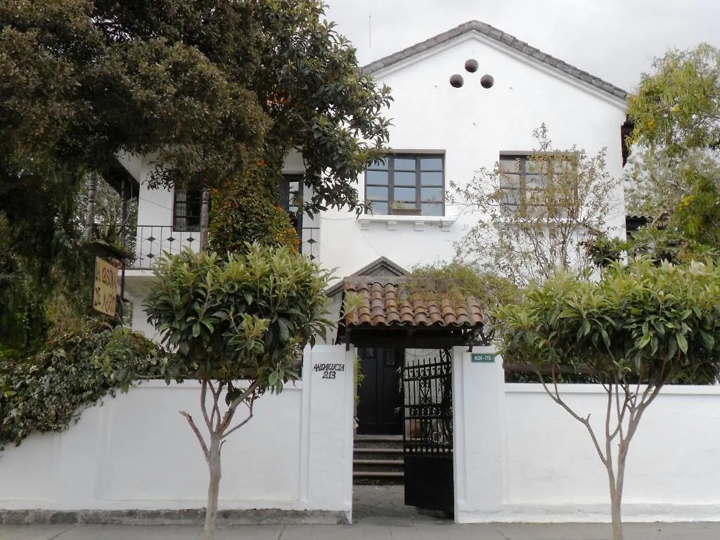 Hostal La Casona De Mario Quito Guest house