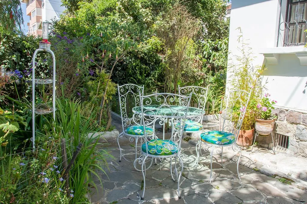 Hostal La Casona De Mario Quito Guest house